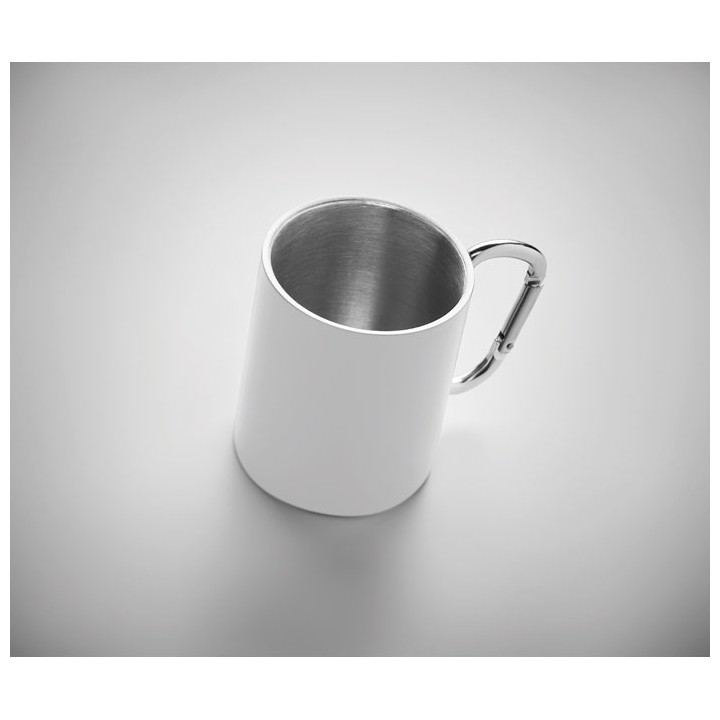 Mug en métal anse mousqueton
