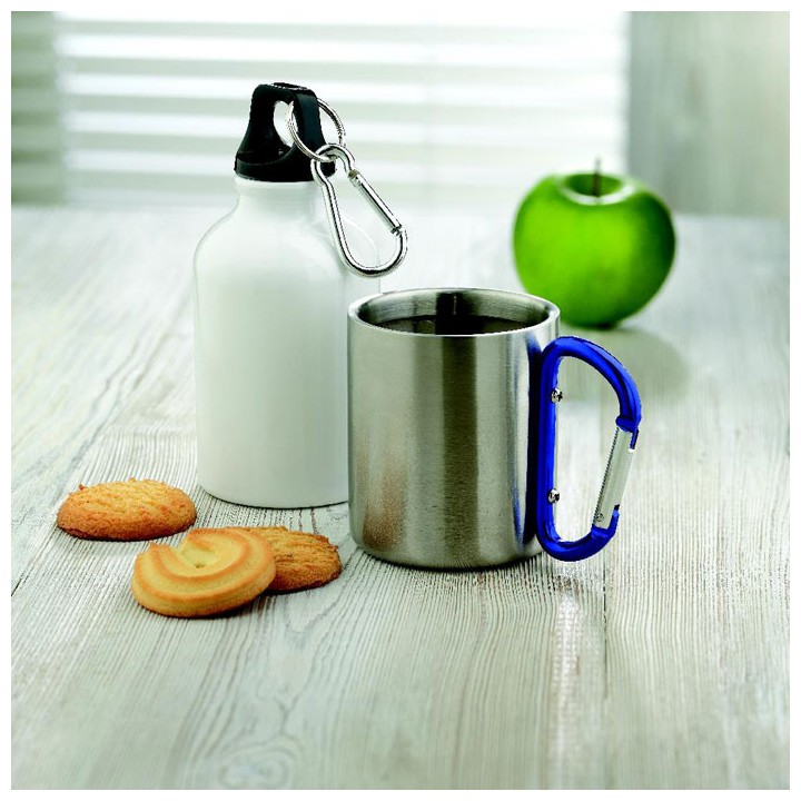 Mug acier et anse mousqueton.