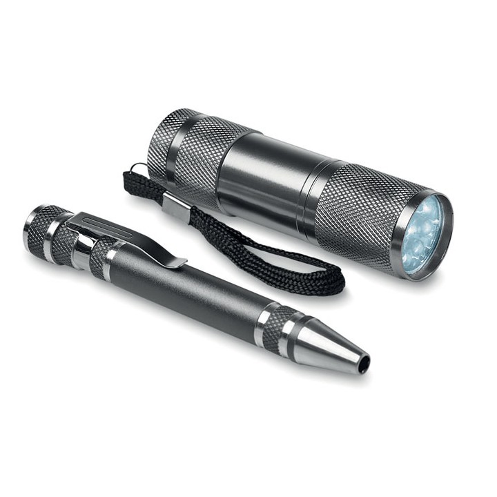 Lampe et tournevis