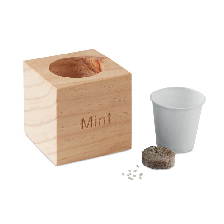 Pot en bois avec graine