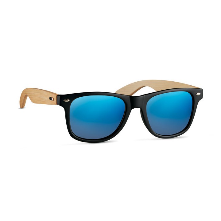 Lunettes de soleil en bambou.