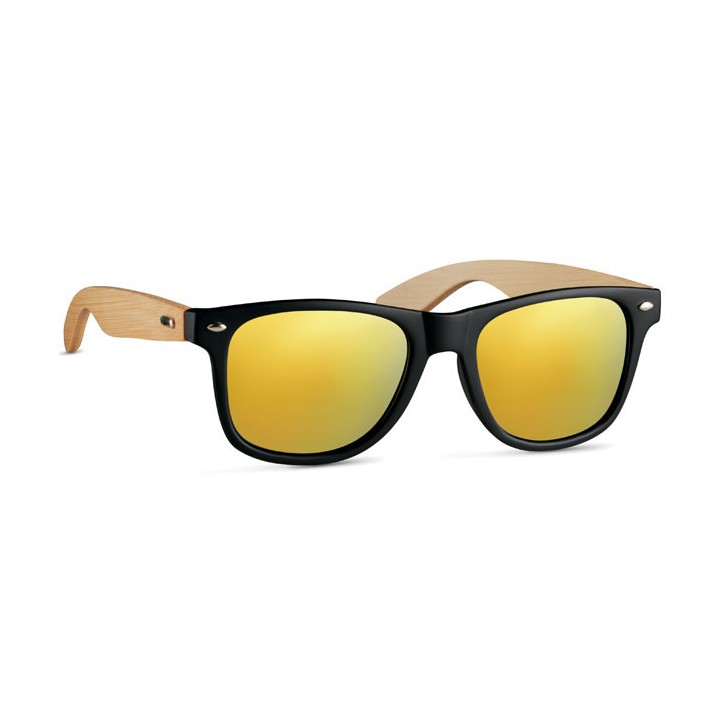 Lunettes de soleil en bambou.