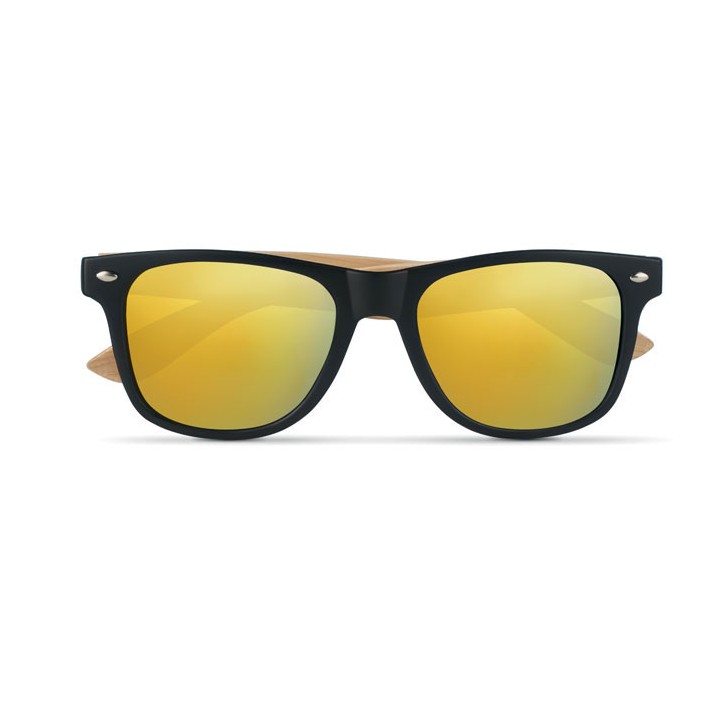 Lunettes de soleil en bambou.
