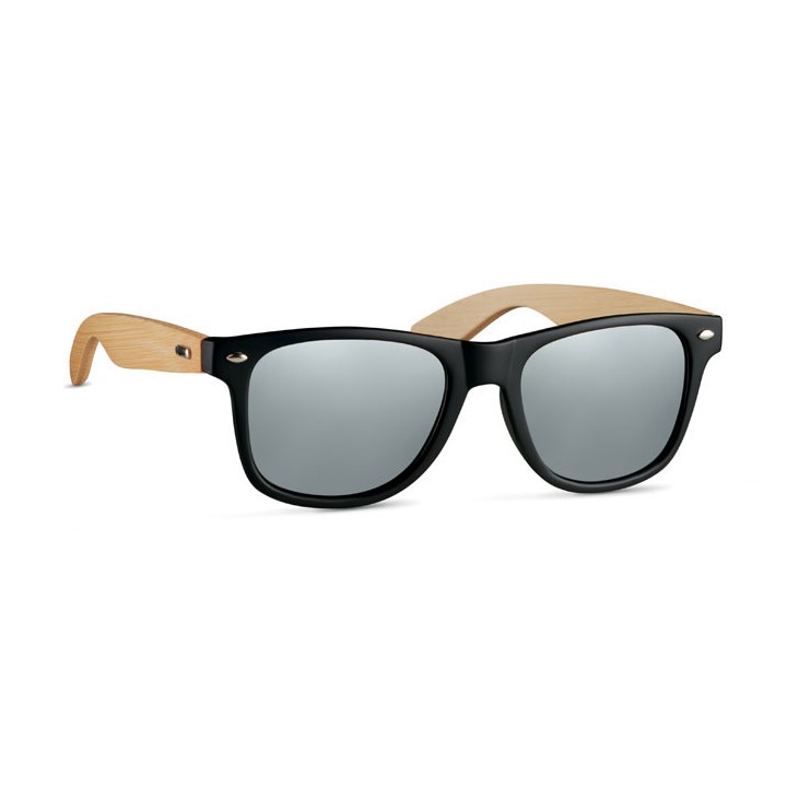 Lunettes de soleil en bambou.