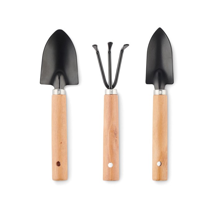 3 outils de jardinage