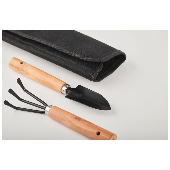 3 outils de jardinage