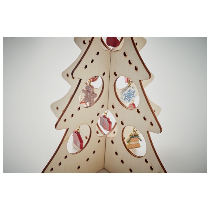 Décoration de sapin en bois