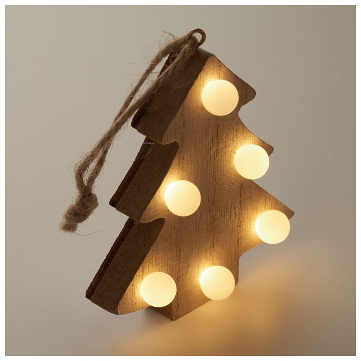 Sapin en bois avec lumières
