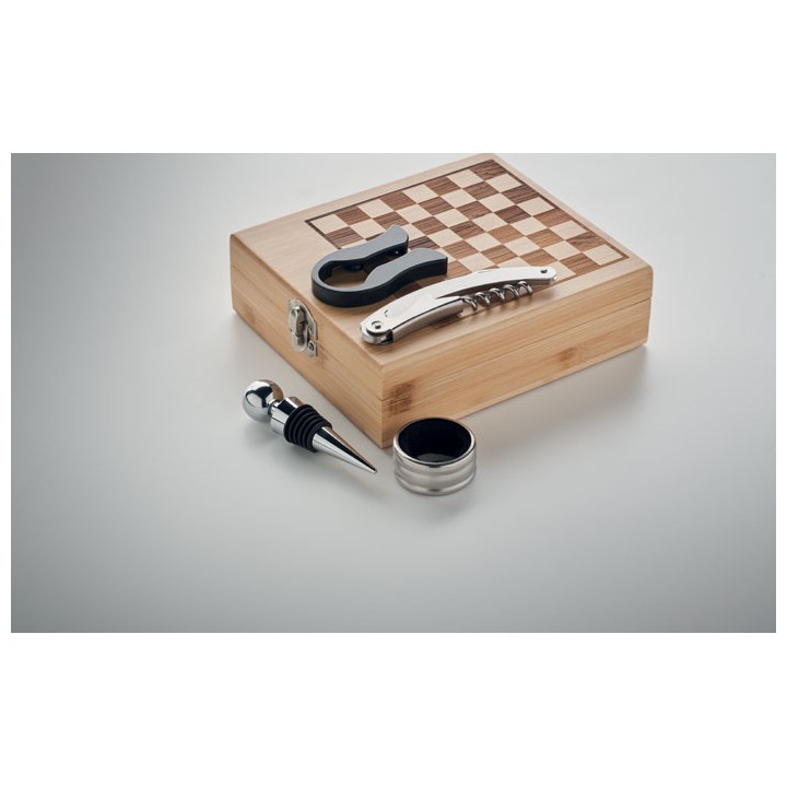 Set à vin et jeu d'échecs