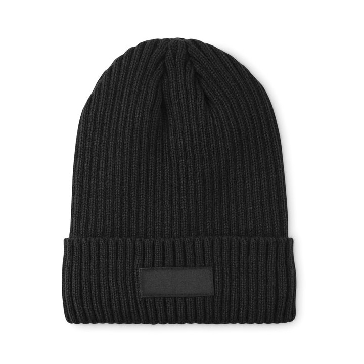 Bonnet tricoté avec revers