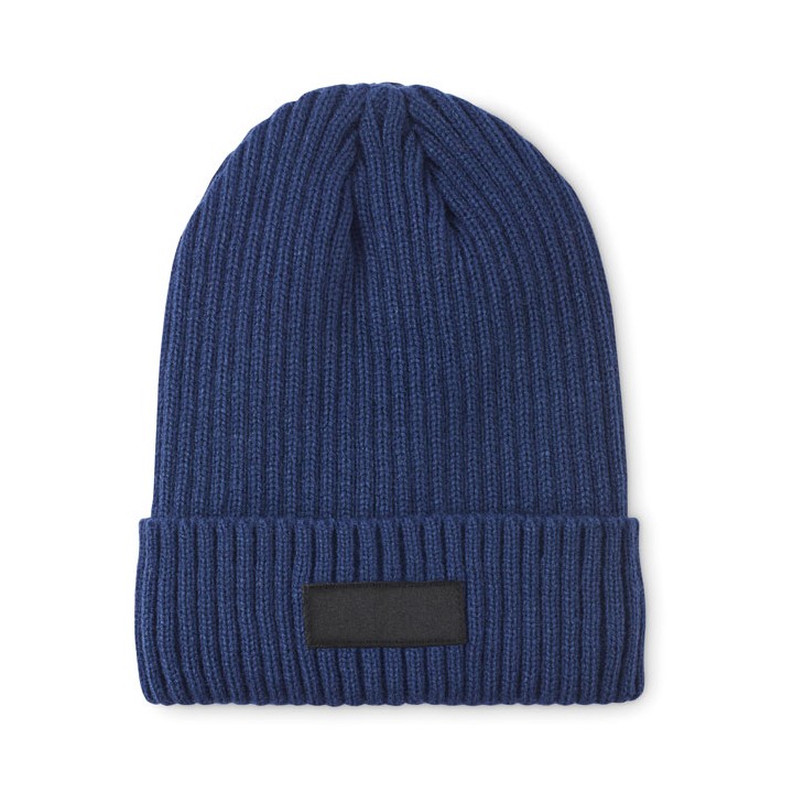 Bonnet tricoté avec revers