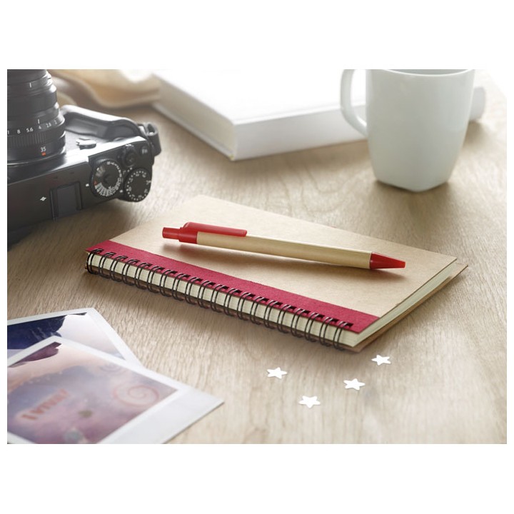 Bloc-notes recyclé et stylo