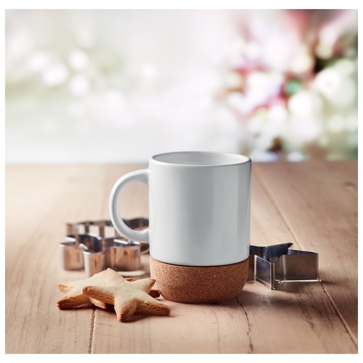 Tasse avec base en liège