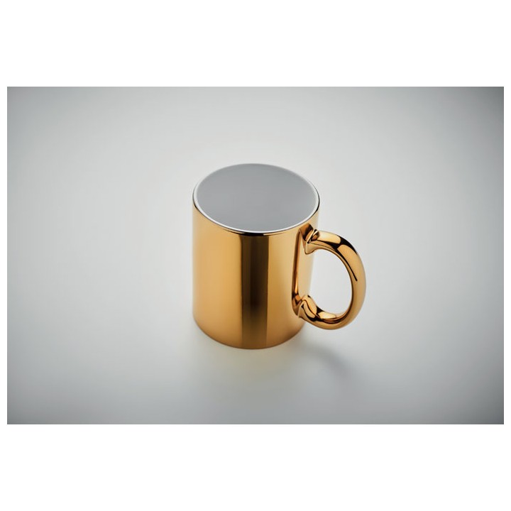 Tasse en céramique métalisée