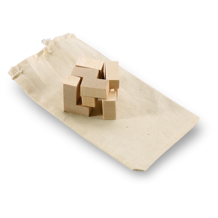Puzzle en bois dans un sac