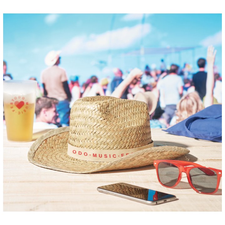 Chapeau de cow-boy en paille